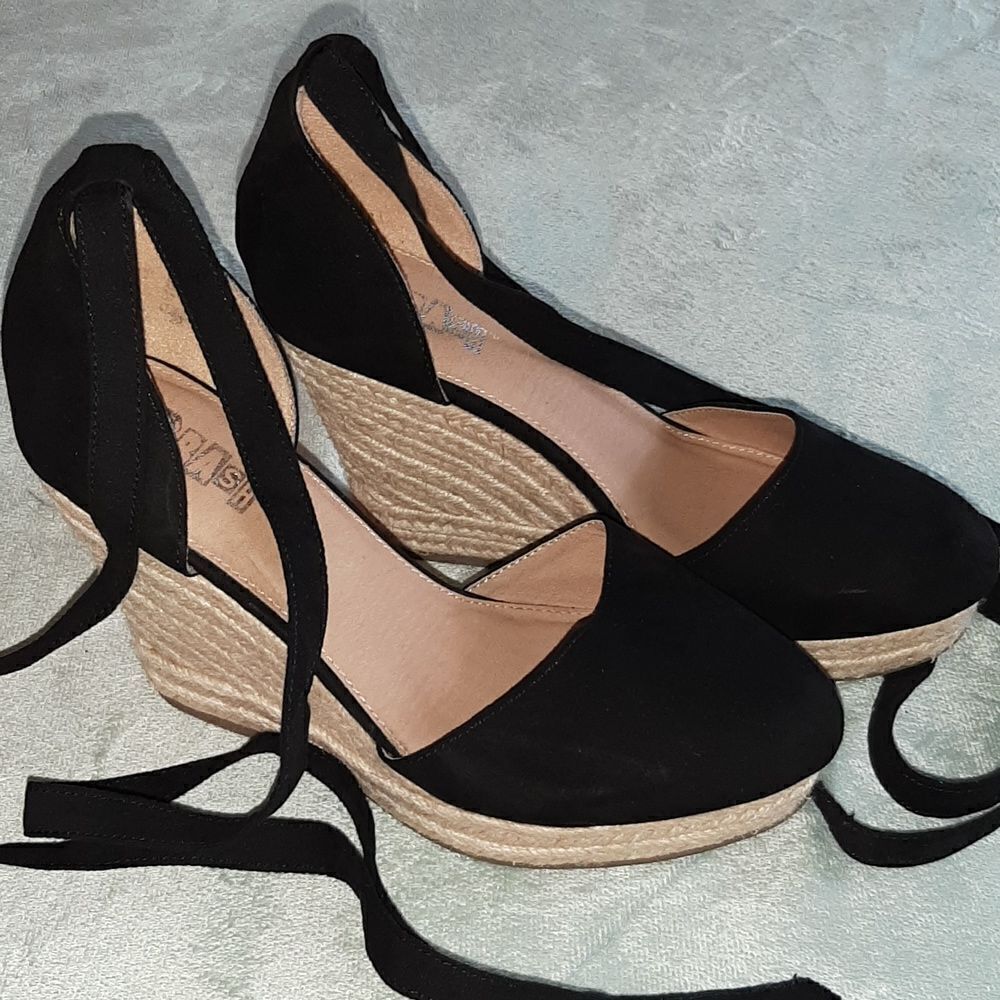 Brash Lace Up Black Wedges
